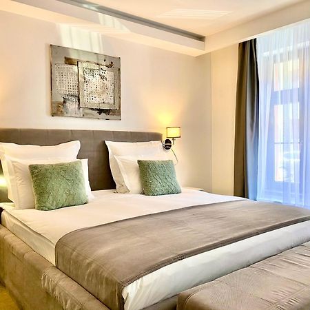 Arce Boutique Hotel Braşov Extérieur photo
